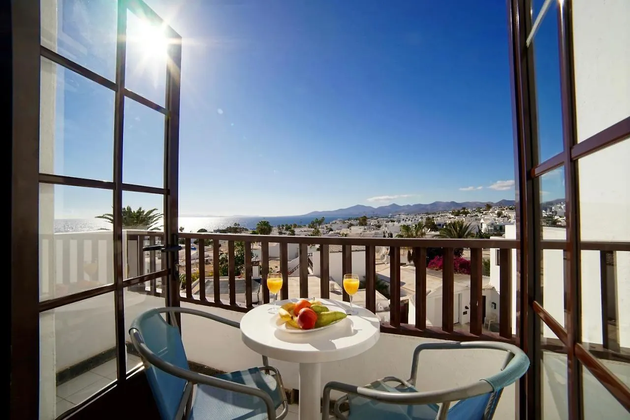 Aparthotel Plaza Azul Puerto del Carmen  2*, Puerto del Carmen (Lanzarote) Spagna