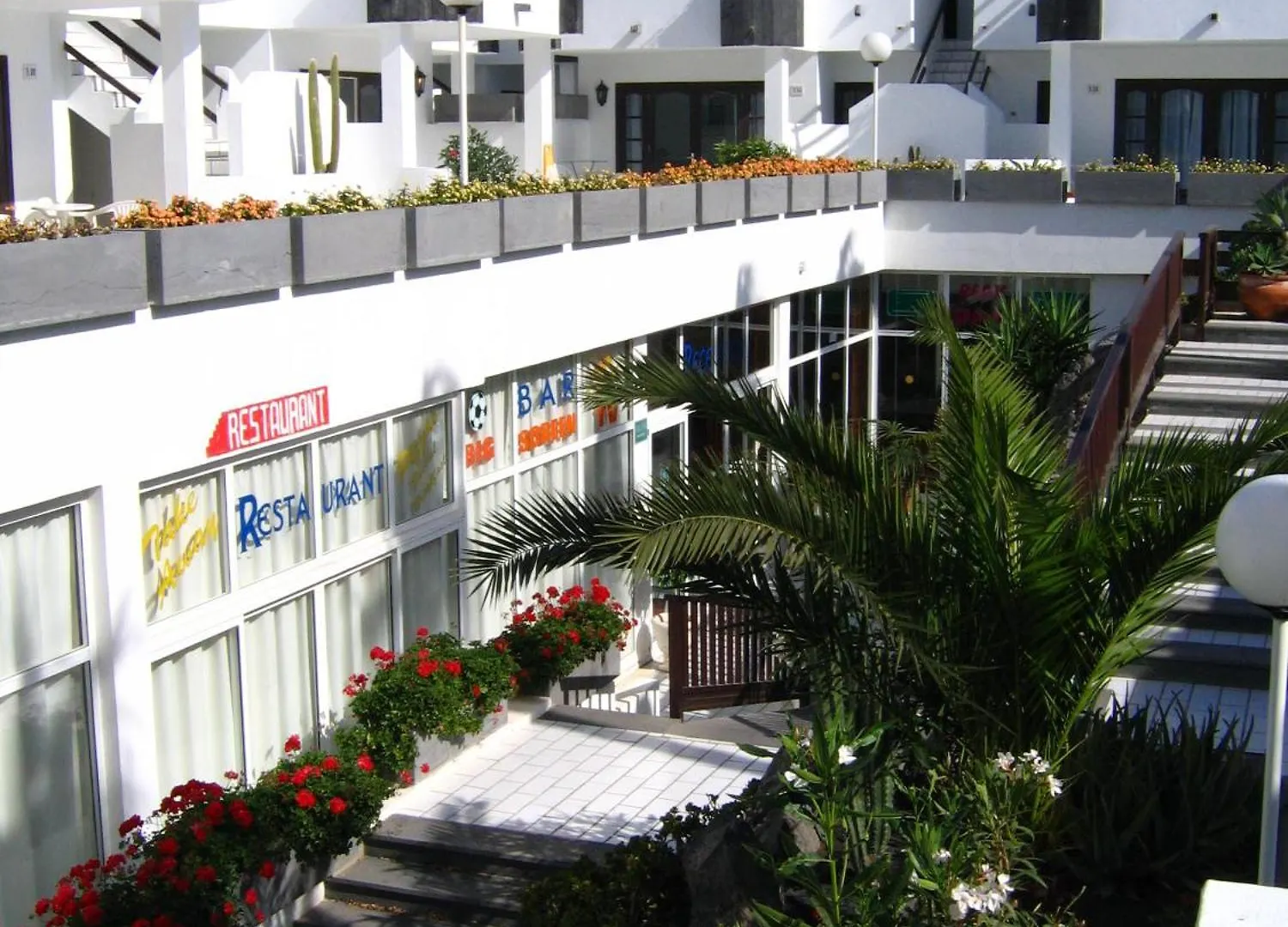 Plaza Azul Aparthotel Puerto del Carmen  2*, Puerto del Carmen (Lanzarote) Espanha
